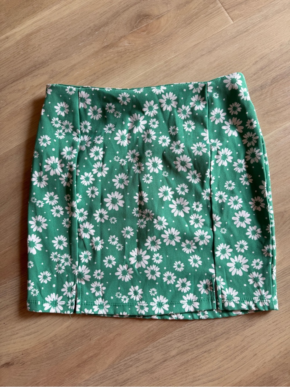 Full Tilt Green Daisy Print Mini Skirt